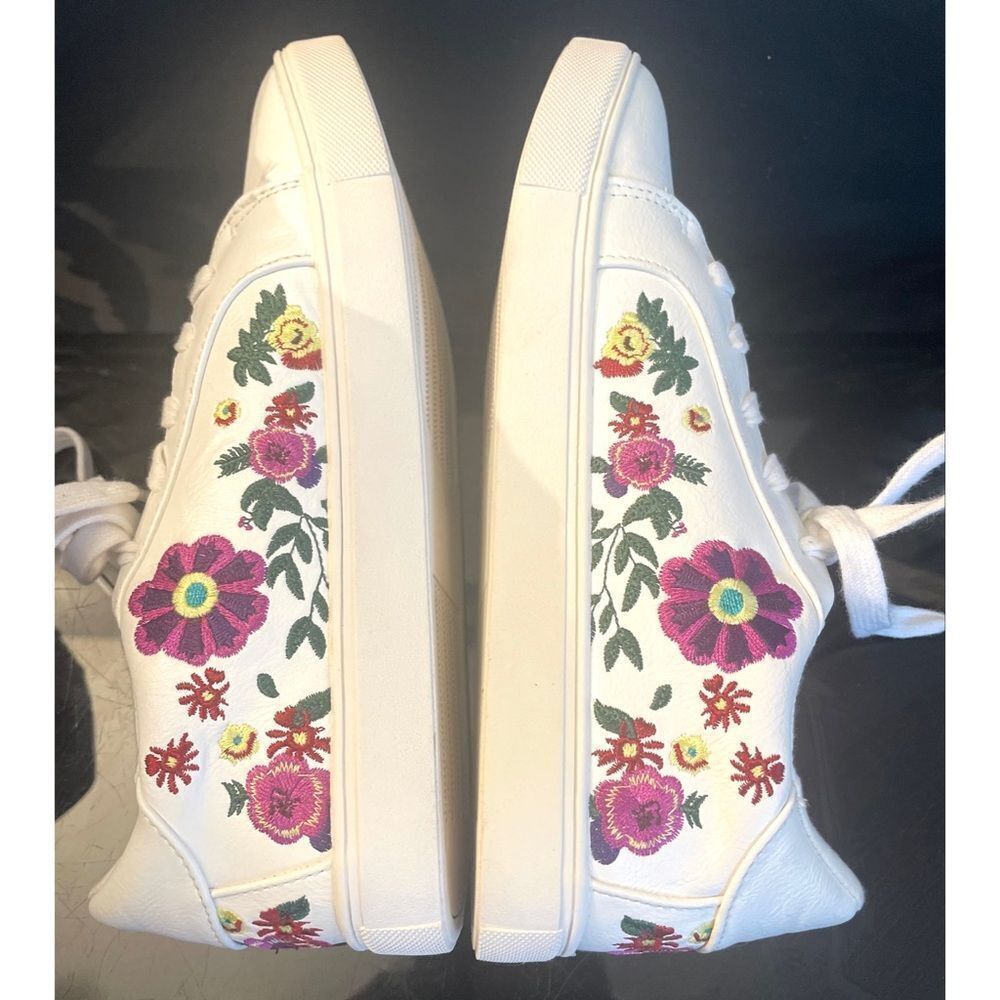 Betsey Johnson Maya Women's Mayas Low Top Lace Up Fashion Sneakers Size 8 - Picture 3 of 9